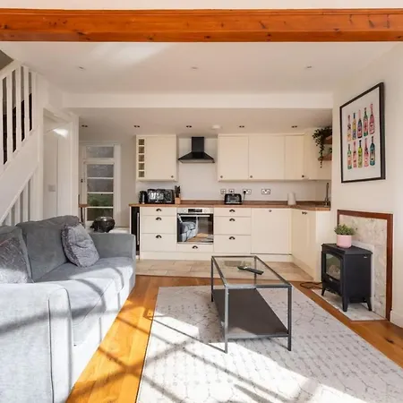 Bright & Quirky 3bd - Wellington Terrace! Бристоль
