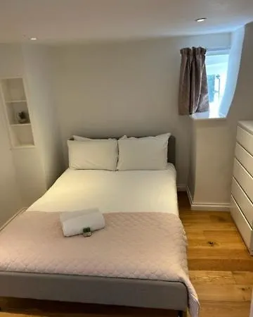 Bright & Quirky 3bd - Wellington Terrace! *