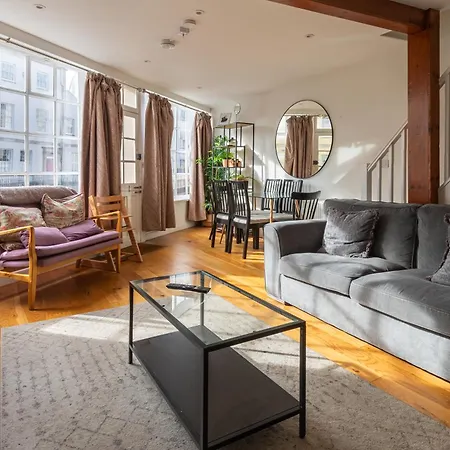 Bright & Quirky 3bd - Wellington Terrace! *