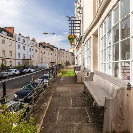 Bright & Quirky 3bd - Wellington Terrace! Apartment