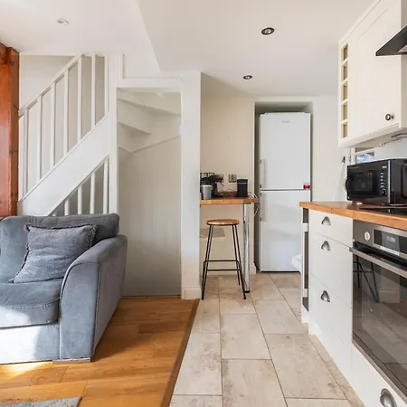 Bright & Quirky 3bd - Wellington Terrace! *