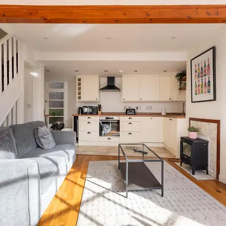 Bright & Quirky 3bd - Wellington Terrace! Apartment